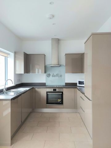 Apartment to rent in Dublin, Malahide, Mountgorry - Photo 3