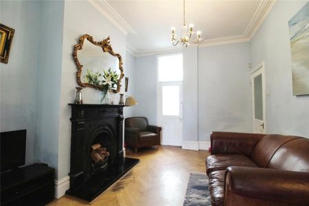 4 bedroom end of terrace house to rent - Photo 4