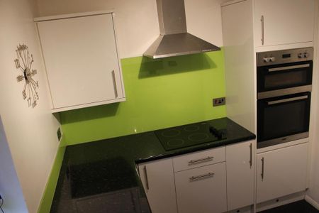 2 bedroom flat to rent - Photo 4