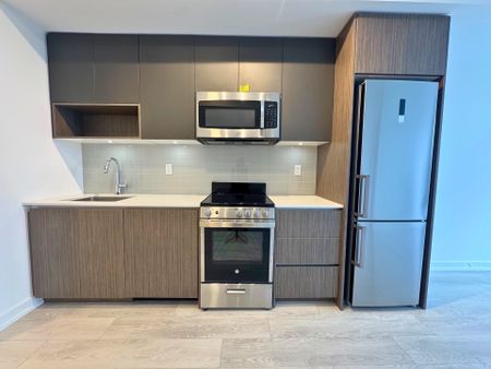 For Lease - 801 The Queens Way Unit# 419, Toronto, Ontario - Photo 2