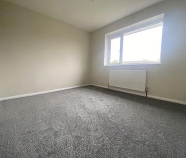 4 bedroom terraced house to rent - Photo 4