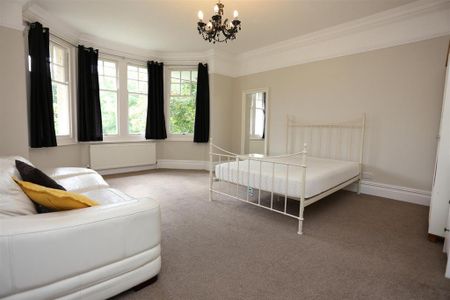 5 bedroom flat to rent - Photo 3
