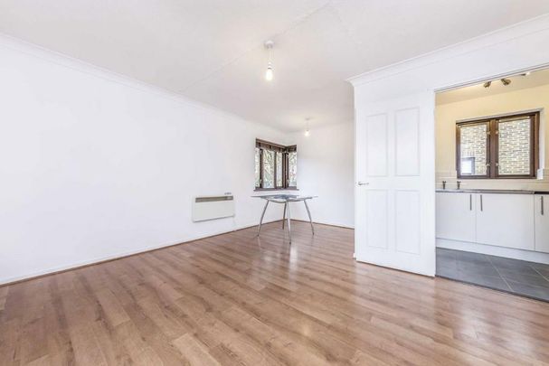 1 bedroom flat to rent - Photo 1