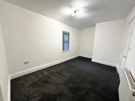 4 bedroom terraced house to rent - Photo 2