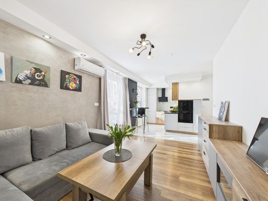 Słoneczne 2 pokoje, Bielany, blisko metra - Photo 1