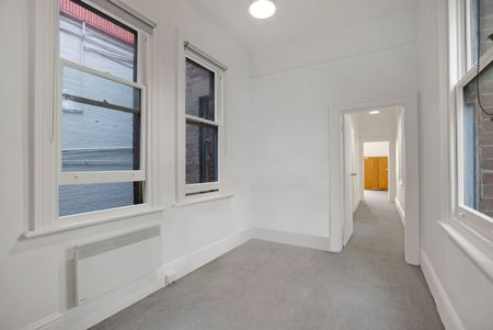 Two Bedroom Apartment in the heart of City - Photo 2