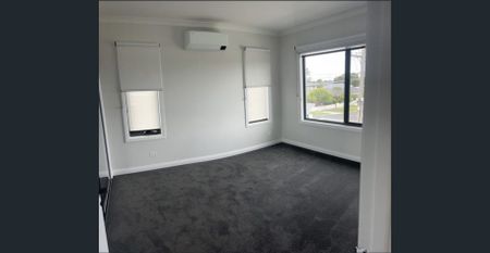 Modern Comfort, Convenient Living - Photo 3