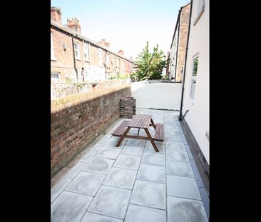 6 Bed Semi-Detached House, Salisbury Road, L15 - Photo 6