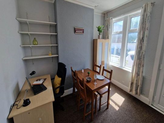 2 bedroom terraced house to rent - Photo 1