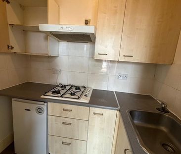 Studio Flat, Heron Mews, IG1 - Photo 4