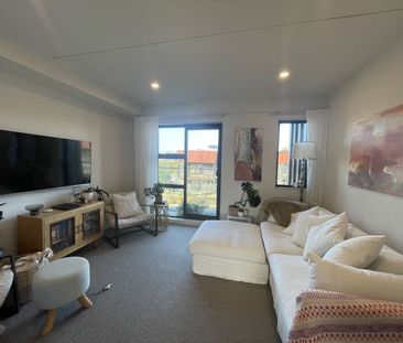 7 Longshore Drive, Long Bay - Photo 1