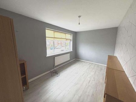 Bleak Hill Road, Windle, WA10 - Photo 3