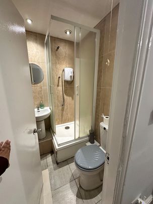Room in a Shared House, Queens Drive, L4 - Photo 1