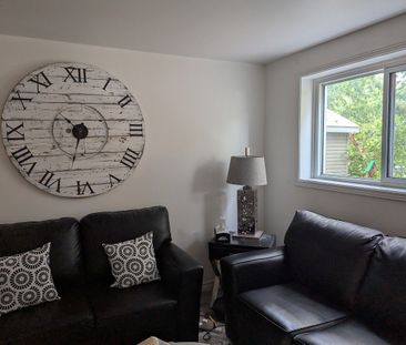 For Lease - 176 John Street, Bradford West Gwillimbury, Ontario - Photo 2