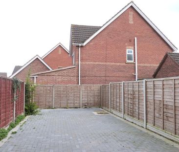 2 bedroom terraced house to rent - Photo 2