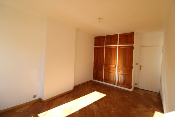 Location Appartement 3 pièces 81m² HYERES 83400 - Photo 1
