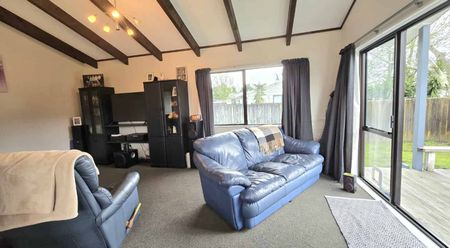 Lovely Three-Bedroom Home In Mount - Photo 2