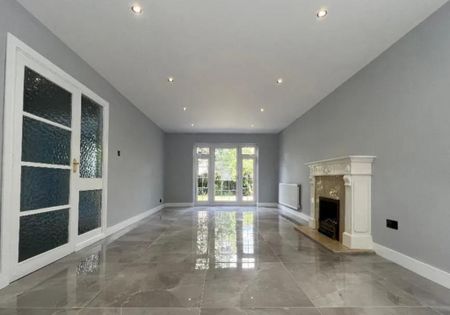 5 bedroom detached house to rent - Photo 2