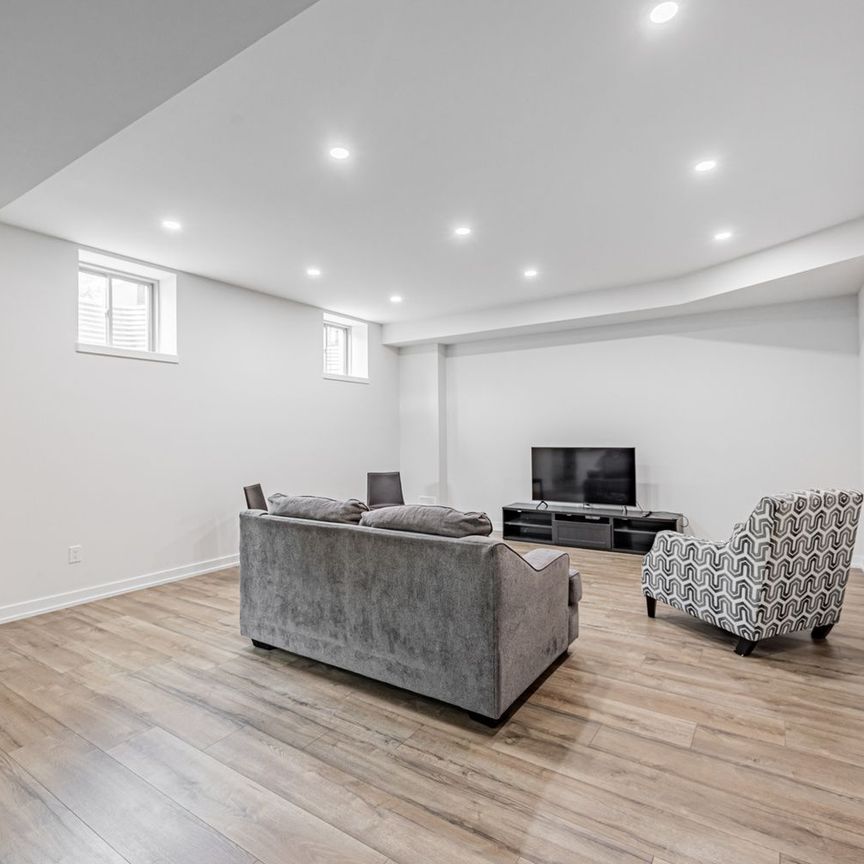 For Lease - 400 Finch Avenue Unit# 17, Pickering, Ontario - Photo 1