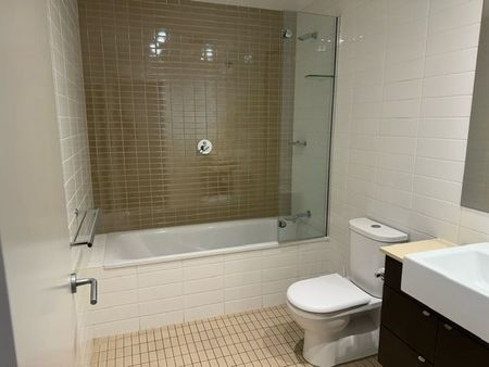 RENOVATED 2 BEDROOM IN PACIFIC SQUARE - Photo 5