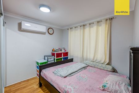 Spacious Family With 5 Aircon and 10 KW Solar - Photo 4
