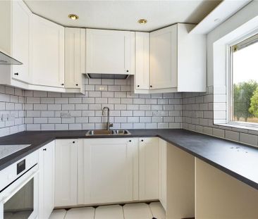 2 bedroom maisonette to rent - Photo 5