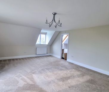 Kite Hill, Swindon, Wanborough - Photo 1