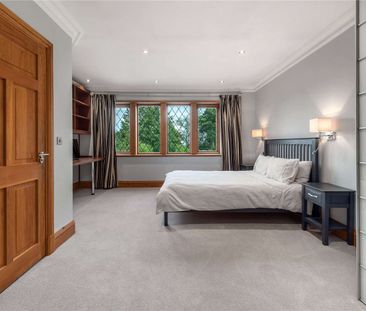 Bespoke built 5 bedroom 6,446 Sq Ft residence in grounds of over an... - Photo 4