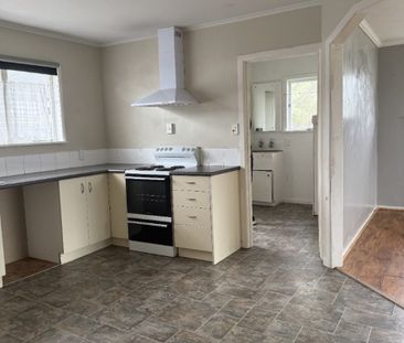 Family Home in Balfour - Photo 5