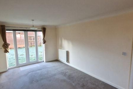 Wagtail Drive, Bury St Edmunds - Photo 3