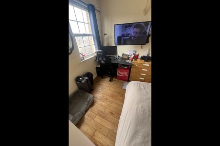 Room in a Shared Flat, William Square, SE16 - Photo 3