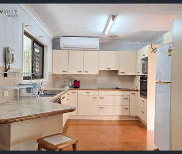 B/9 Barnard Street, Carindale, Qld 4152 - Photo 1