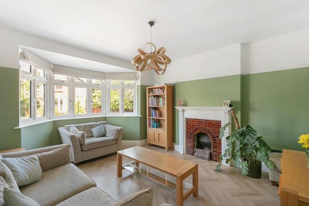 5 bedroom detached house to rent - Photo 1