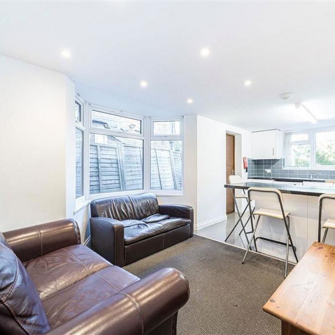 5 bedroom house to rent - Photo 1