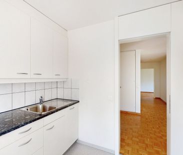 Arrive & Feel at Home: Your New Home in the Center of Altdorf - Photo 4