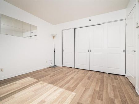 1225 Rue Notre Dame O. - Photo 2