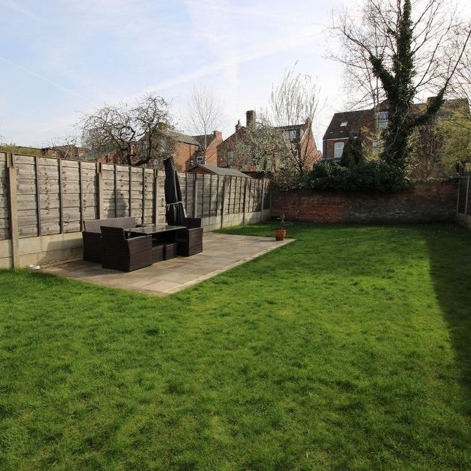 3 bedroom flat to rent - Photo 1