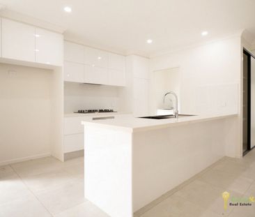 Thrive on the Southside In This BRAND NEW Home with 10.56KW Solar!! - Photo 4