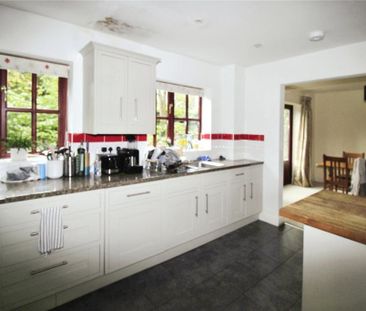 4 bedroom detached house to rent - Photo 3