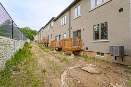 For Lease - 515 Garner Road Unit# 2, Hamilton, Ontario - Photo 4