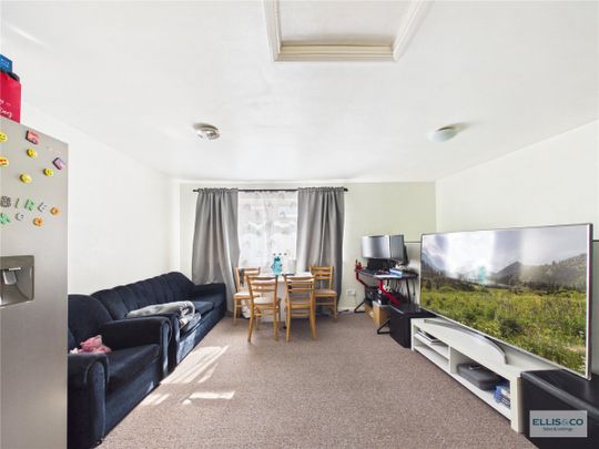 Roch Avenue, HA8, Middlesex - Photo 1