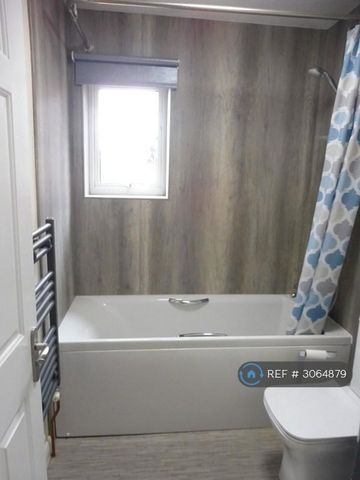 2 bedroom semi-detached house to rent - Photo 5