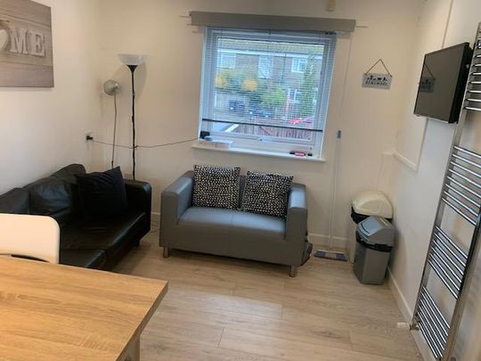 5 bedroom house to rent - Photo 1