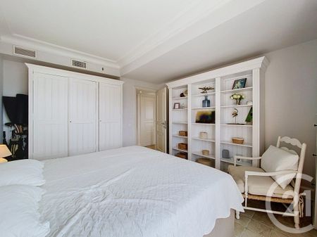 Location Appartement 4 pièces 110m² NICE 06300 - Photo 2