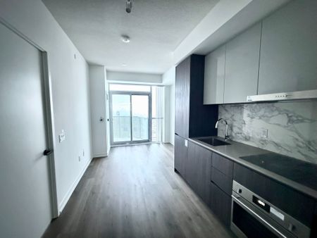 For Lease - 8 Interchange Way Unit# 5708, Vaughan, Ontario - Photo 4