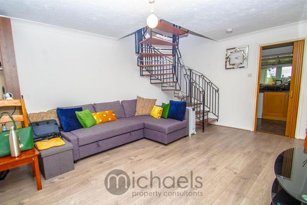 3 bedroom semi-detached house to rent - Photo 1