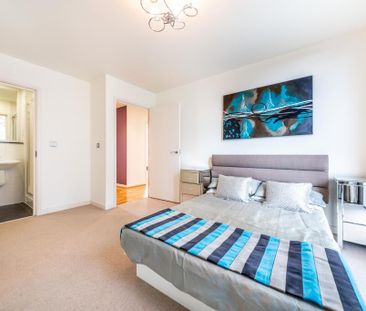 3 bedroom flat to rent - Photo 5