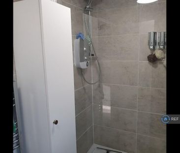 4 bedroom maisonette to rent - Photo 2