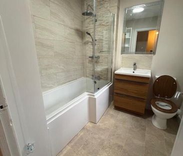 23 Parkgate Parade, Sydenham, Belfast, BT4 1ET - Photo 3