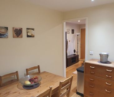 1 Bed Flat, High Street, W3 - Photo 3